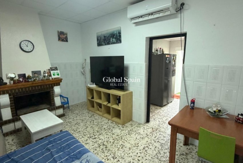 Resale - HOUSE -
ORIHUELA - San Bartolomé