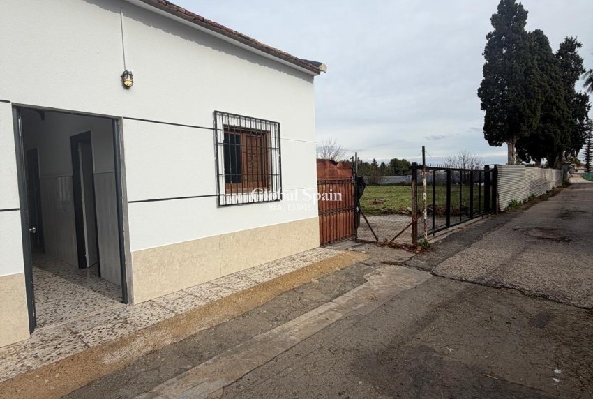 Resale - HOUSE -
ORIHUELA - San Bartolomé