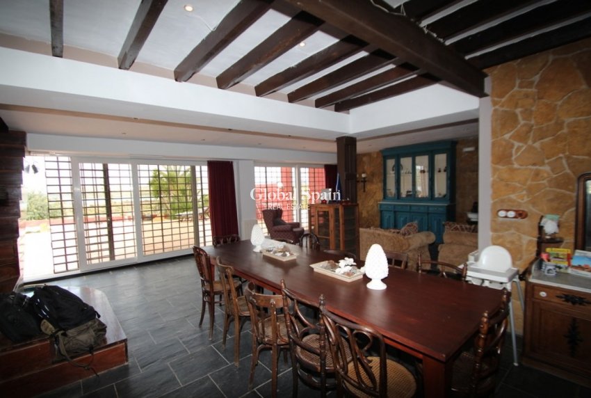 Resale - HOUSE -
ORIHUELA - Torremendo