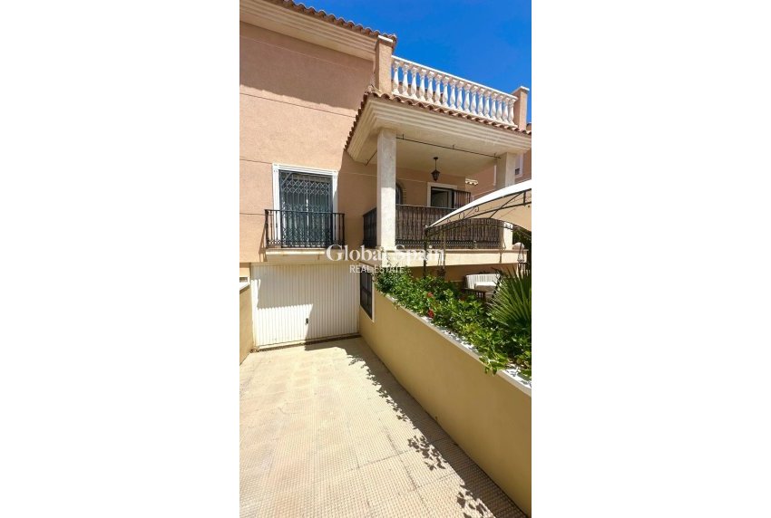 Resale - HOUSE -
ORIHUELA - Urbanización Perla del Mar