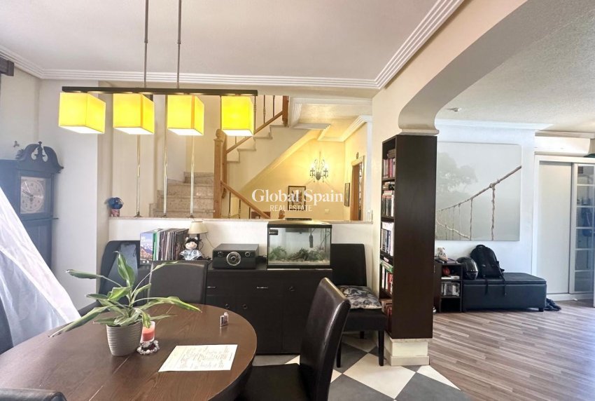 Resale - HOUSE -
ORIHUELA - Urbanización Perla del Mar