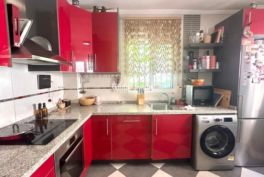 Resale - HOUSE -
ORIHUELA - Urbanización Perla del Mar