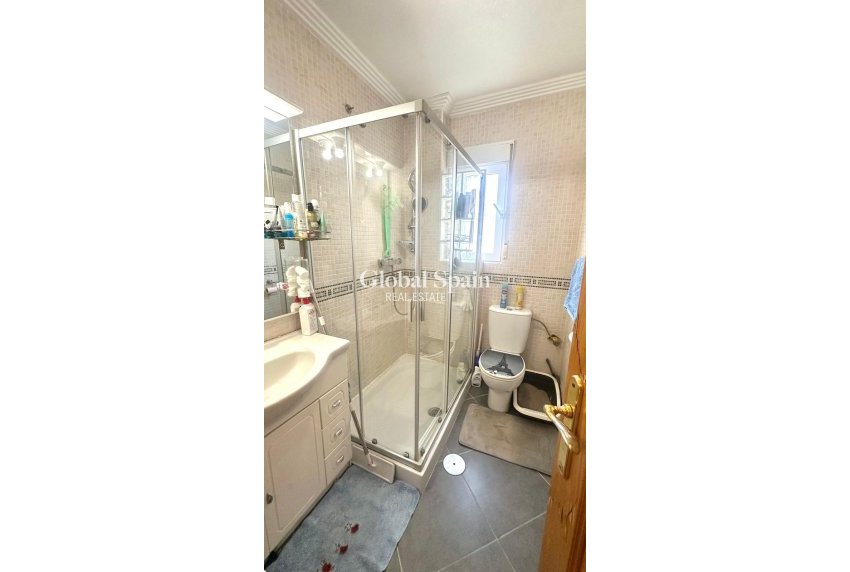 Resale - HOUSE -
ORIHUELA - Urbanización Perla del Mar