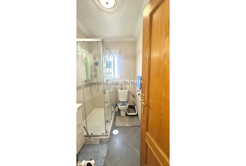 Resale - HOUSE -
ORIHUELA - Urbanización Perla del Mar