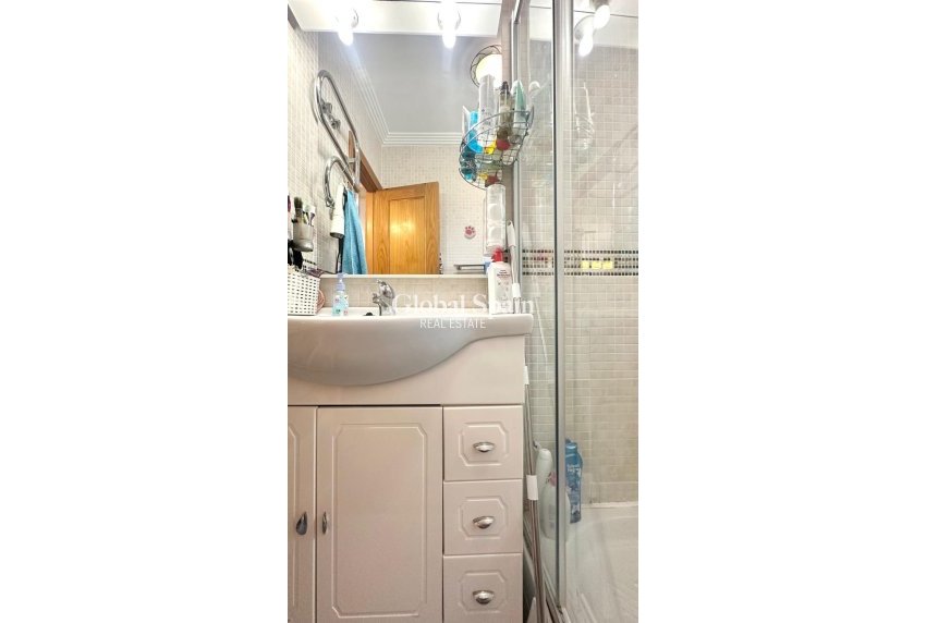 Resale - HOUSE -
ORIHUELA - Urbanización Perla del Mar