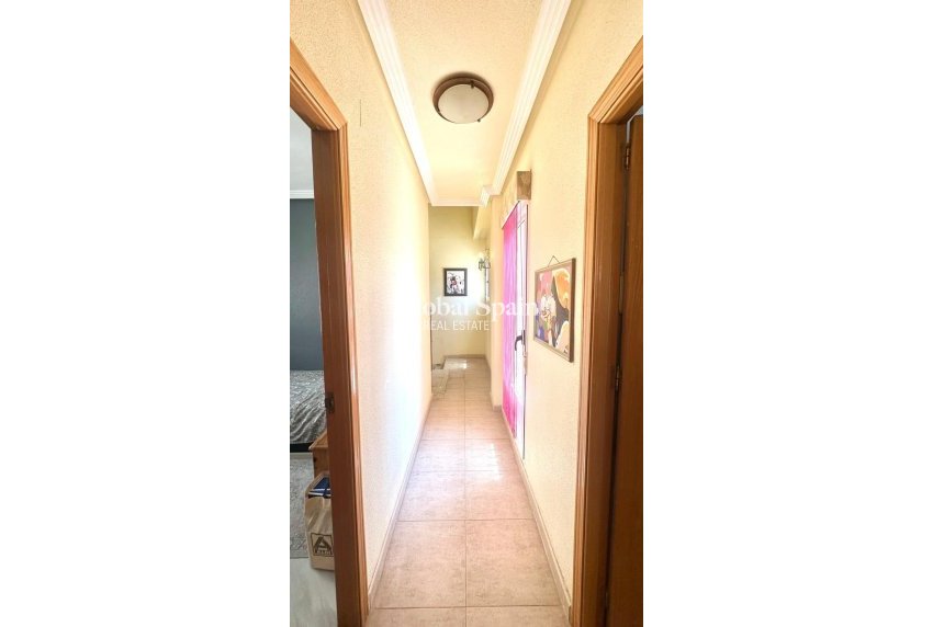 Resale - HOUSE -
ORIHUELA - Urbanización Perla del Mar