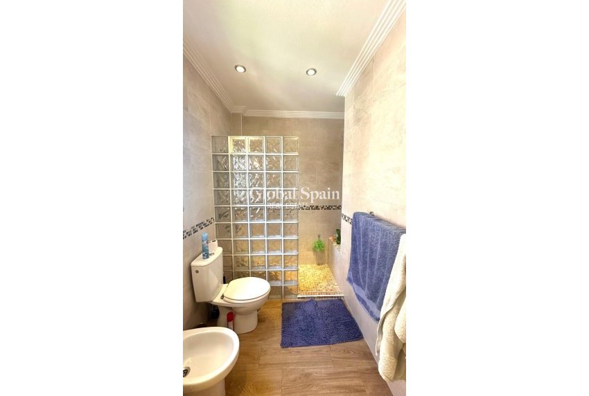 Resale - HOUSE -
ORIHUELA - Urbanización Perla del Mar