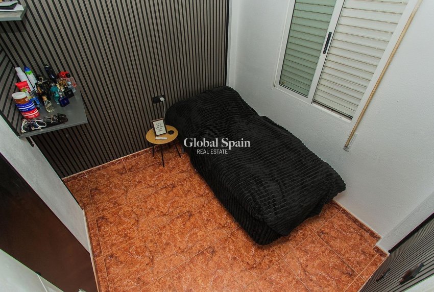 Resale - HOUSE -
ORIHUELA - Urbanización Perla del Mar