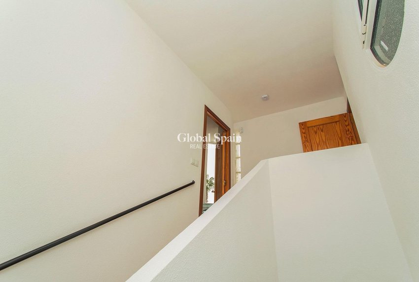 Resale - HOUSE -
ORIHUELA - Urbanización Perla del Mar