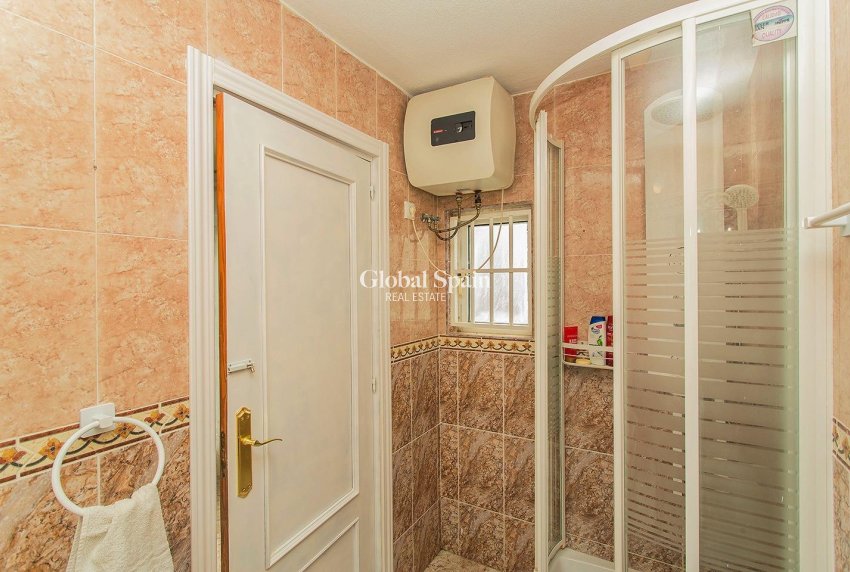 Resale - HOUSE -
ORIHUELA - Urbanización Perla del Mar