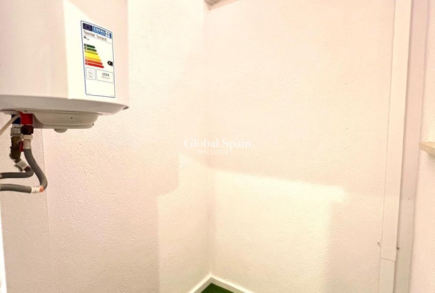 Resale - HOUSE -
ORIHUELA - Urbanización Perla del Mar