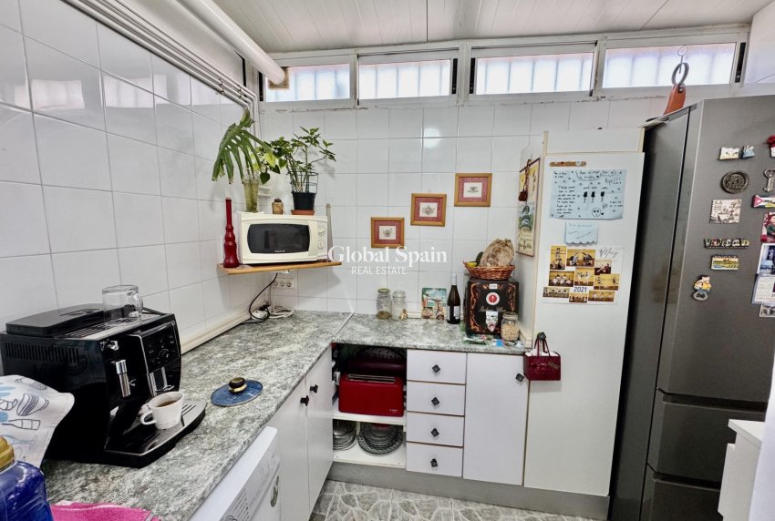 Resale - HOUSE -
ORIHUELA - Urbanización Perla del Mar
