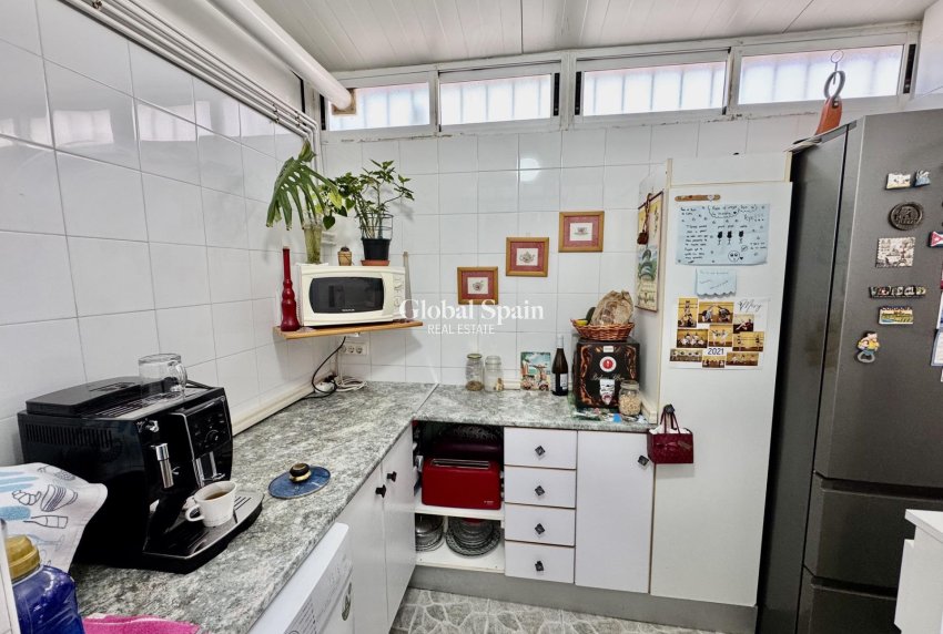 Resale - HOUSE -
ORIHUELA - Urbanización Perla del Mar