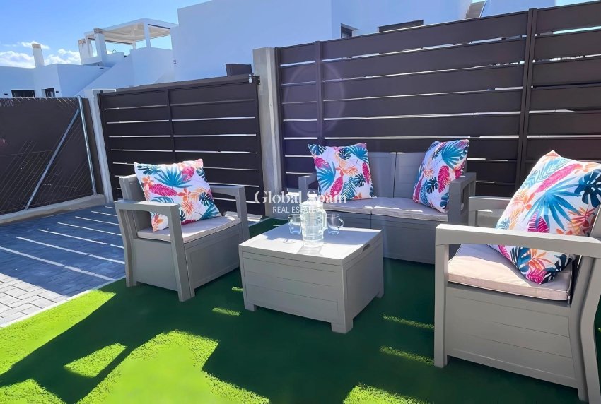 Resale - HOUSE -
ORIHUELA - Vistabella Golf