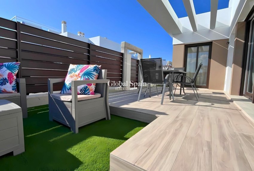 Resale - HOUSE -
ORIHUELA - Vistabella Golf