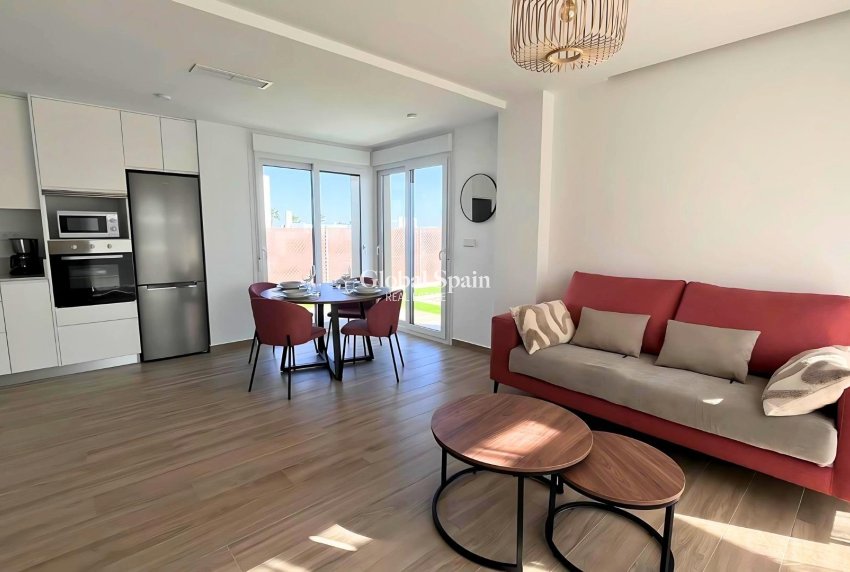 Resale - HOUSE -
ORIHUELA - Vistabella Golf