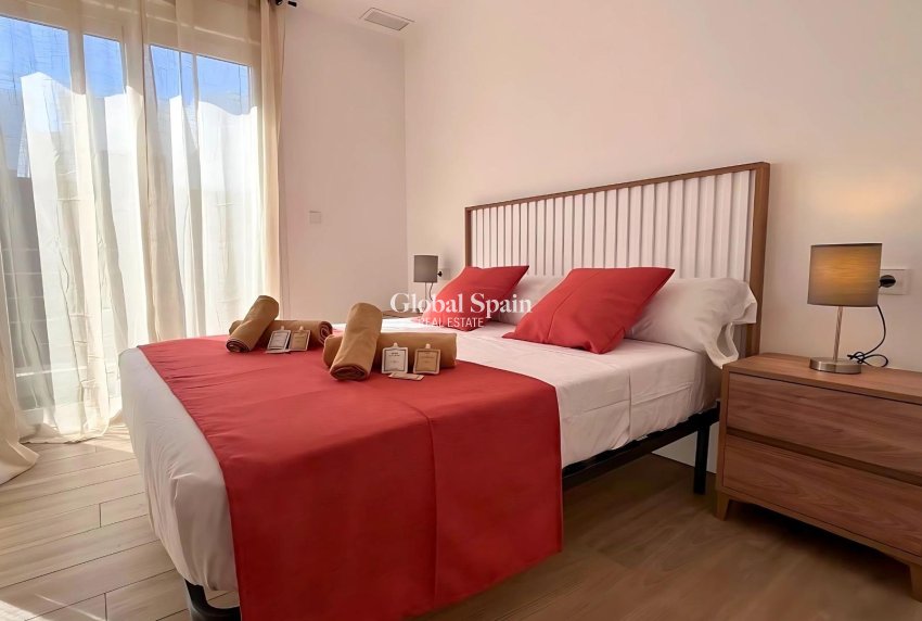 Resale - HOUSE -
ORIHUELA - Vistabella Golf