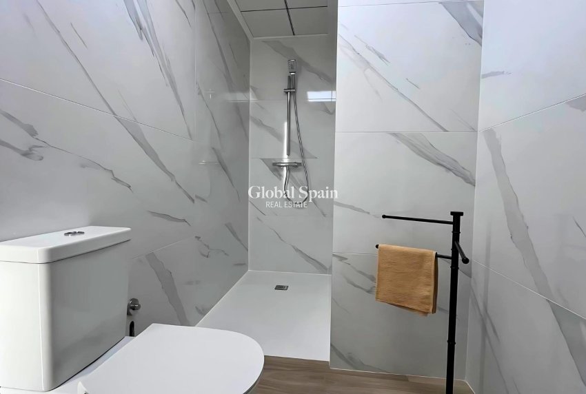 Resale - HOUSE -
ORIHUELA - Vistabella Golf