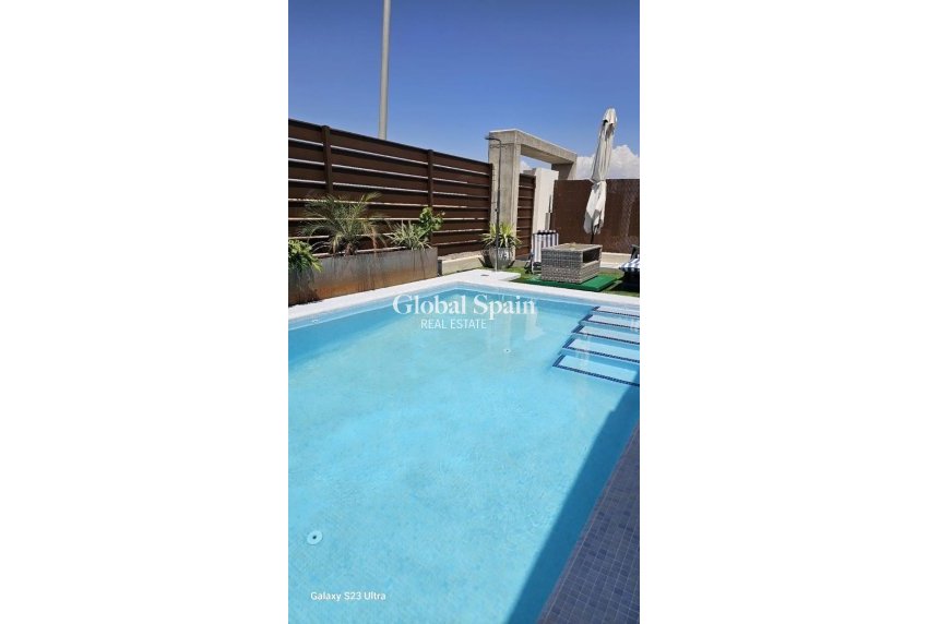 Resale - House -
ORIHUELA - Vistabella Golf