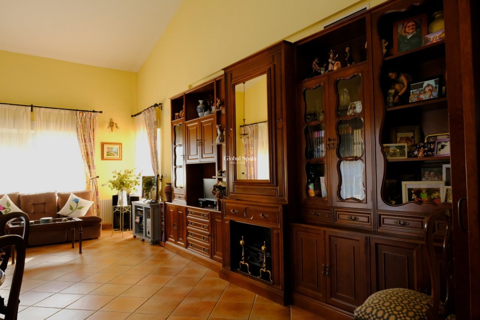 Resale - HOUSE -
ORIHUELA