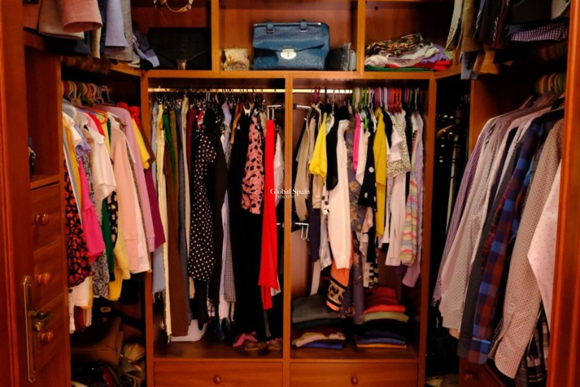 Resale - HOUSE -
ORIHUELA