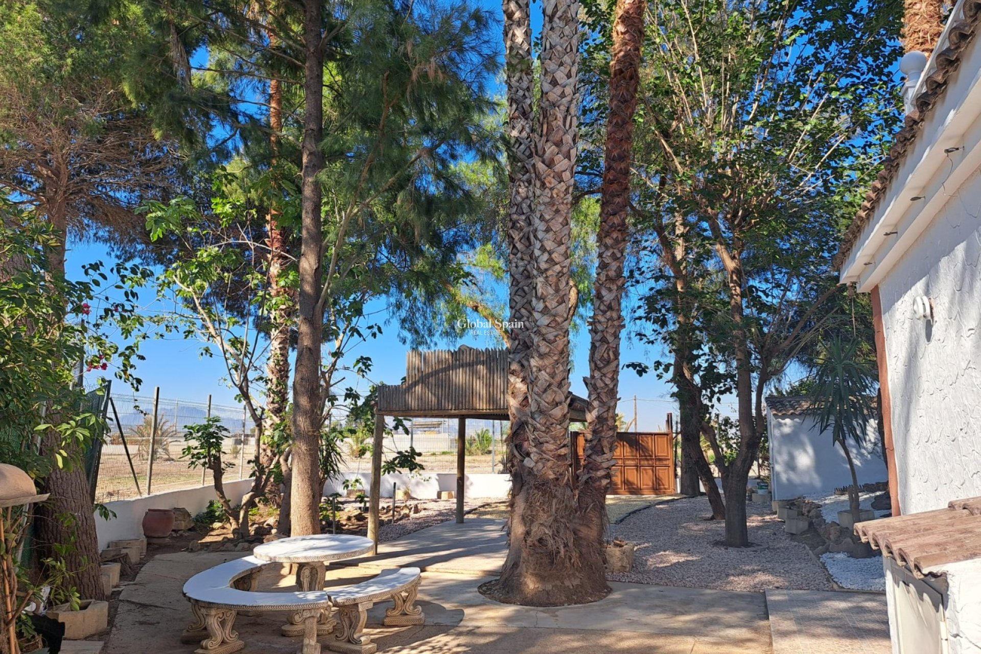 Resale - HOUSE -
ORIHUELA