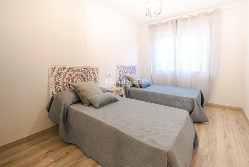 Resale - HOUSE -
ORIHUELA