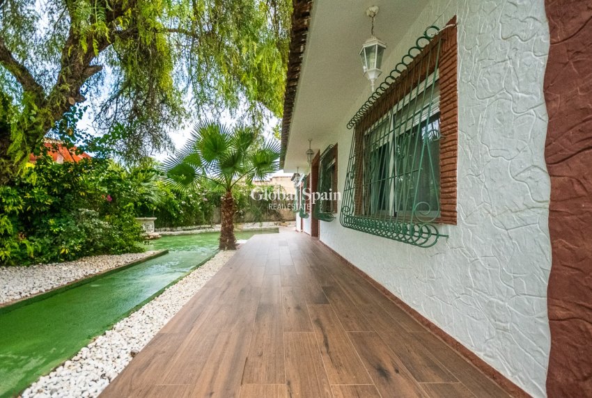 Resale - HOUSE -
ORIHUELA