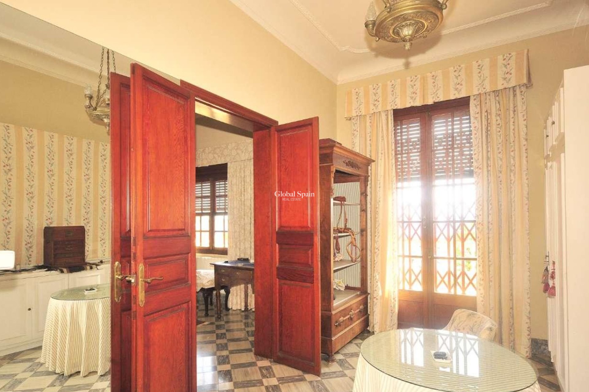 Resale - House -
Palma De Mallorca - optional location detail