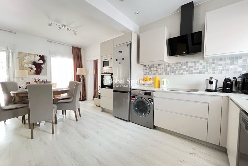 Resale - HOUSE -
PEDREGUER - Pedreguer