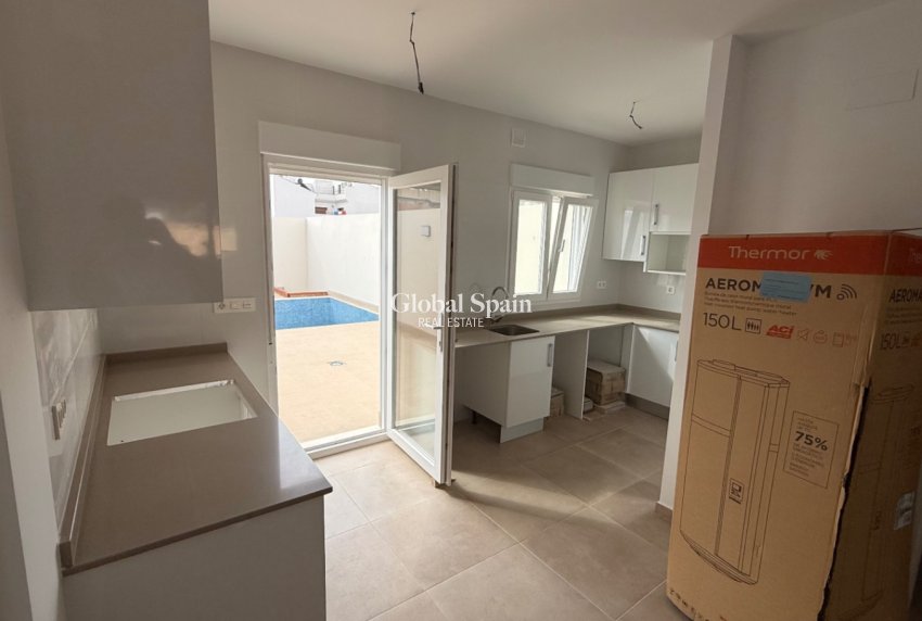 Resale - HOUSE -
PILAR DE LA HORADADA - Costa Blanca Sur