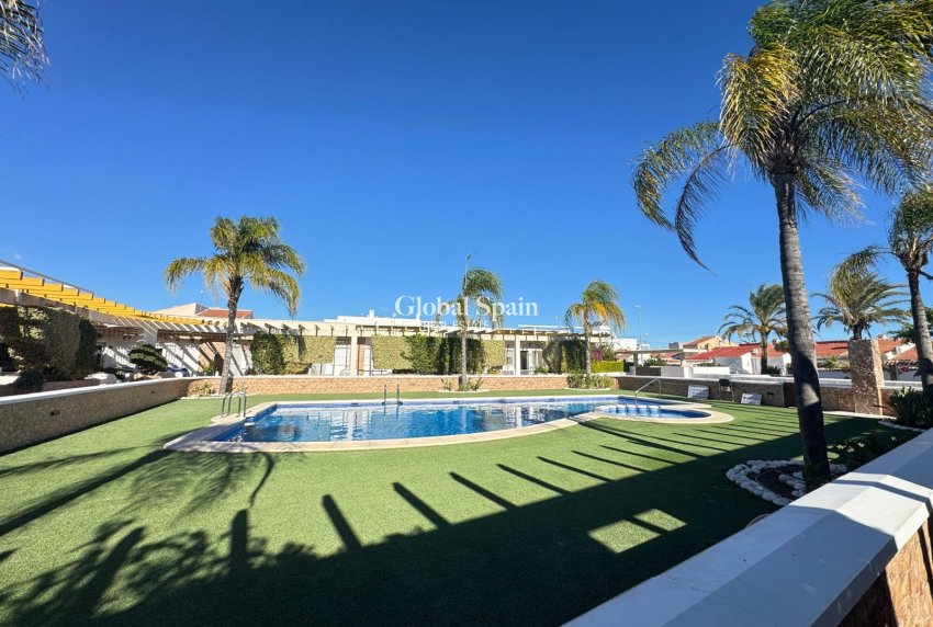 Resale - HOUSE -
PILAR DE LA HORADADA - Costa Blanca