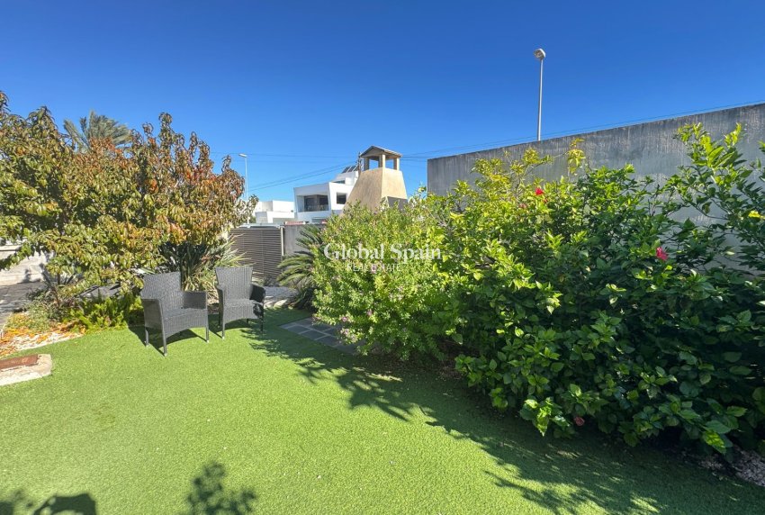 Resale - HOUSE -
PILAR DE LA HORADADA - Costa Blanca