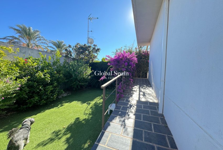 Resale - HOUSE -
PILAR DE LA HORADADA - Costa Blanca