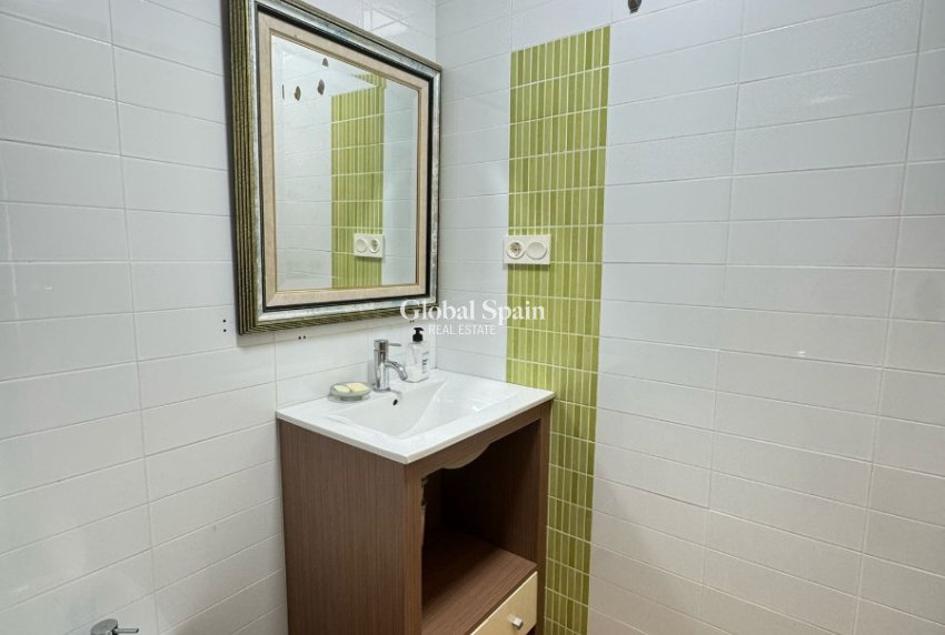 Resale - HOUSE -
PILAR DE LA HORADADA - Costa Blanca