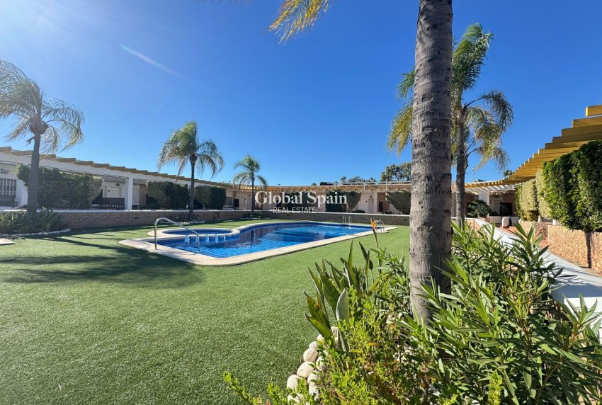Resale - HOUSE -
PILAR DE LA HORADADA - Costa Blanca