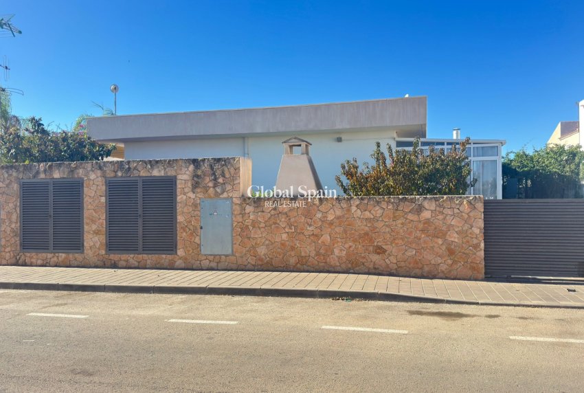 Resale - HOUSE -
PILAR DE LA HORADADA - Costa Blanca