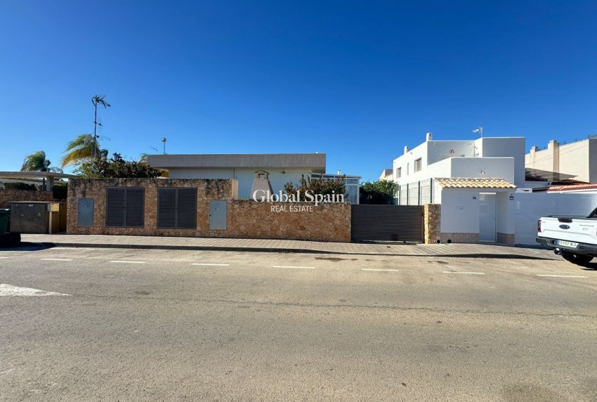 Resale - HOUSE -
PILAR DE LA HORADADA - Costa Blanca