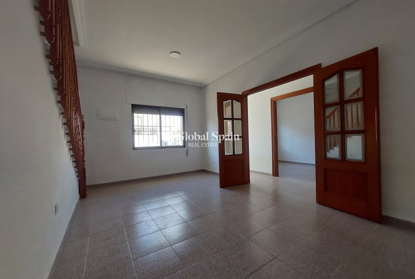 Resale - HOUSE -
PILAR DE LA HORADADA - Costa Blanca