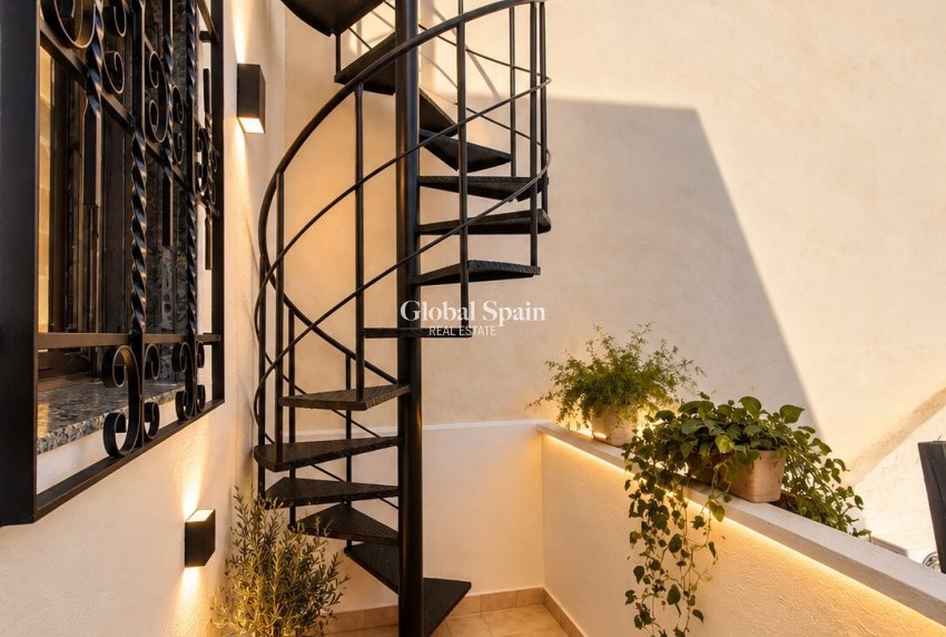 Resale - HOUSE -
PILAR DE LA HORADADA - Costa Blanca