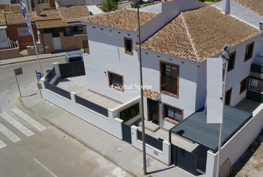 Resale - HOUSE -
PILAR DE LA HORADADA - Pilar de la Horadada