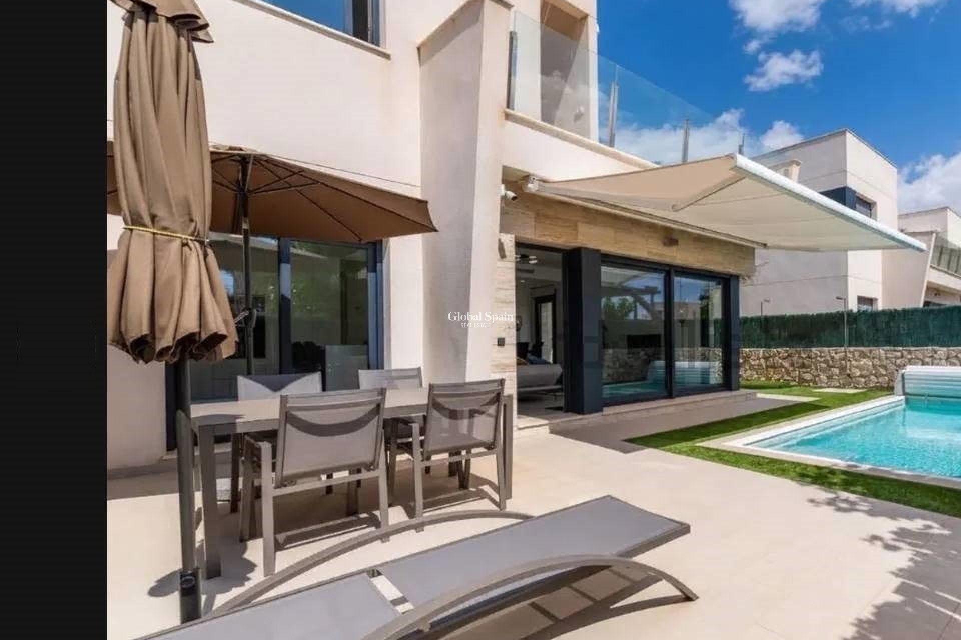 Resale - HOUSE -
PILAR DE LA HORADADA - Playa de las Higuericas