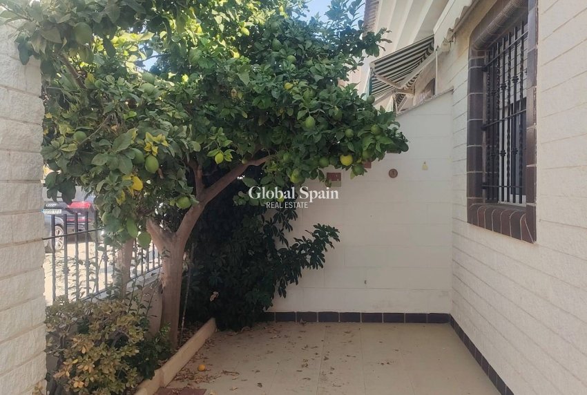 Resale - HOUSE -
PILAR DE LA HORADADA - Torre de la Horadada