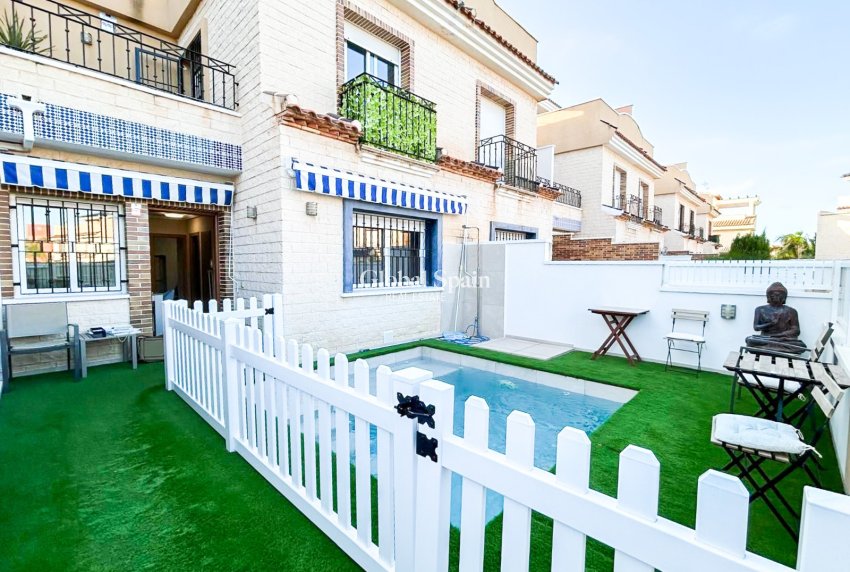 Resale - HOUSE -
PILAR DE LA HORADADA - Torre de la Horadada