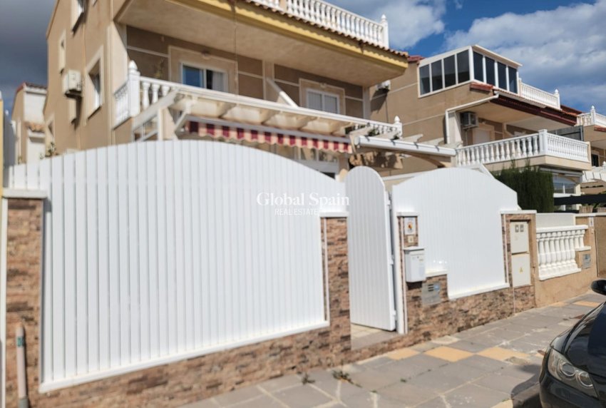 Resale - HOUSE -
PILAR DE LA HORADADA - Torre de la Horadada