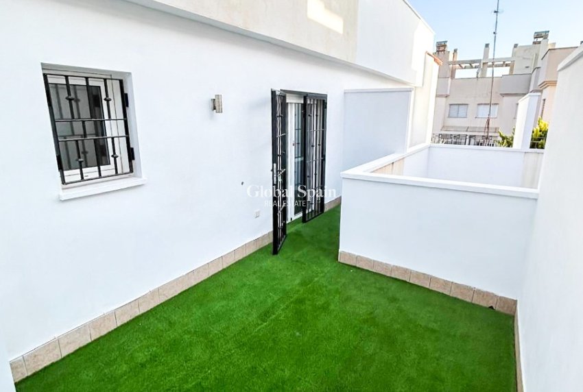 Resale - HOUSE -
PILAR DE LA HORADADA - Torre de la Horadada