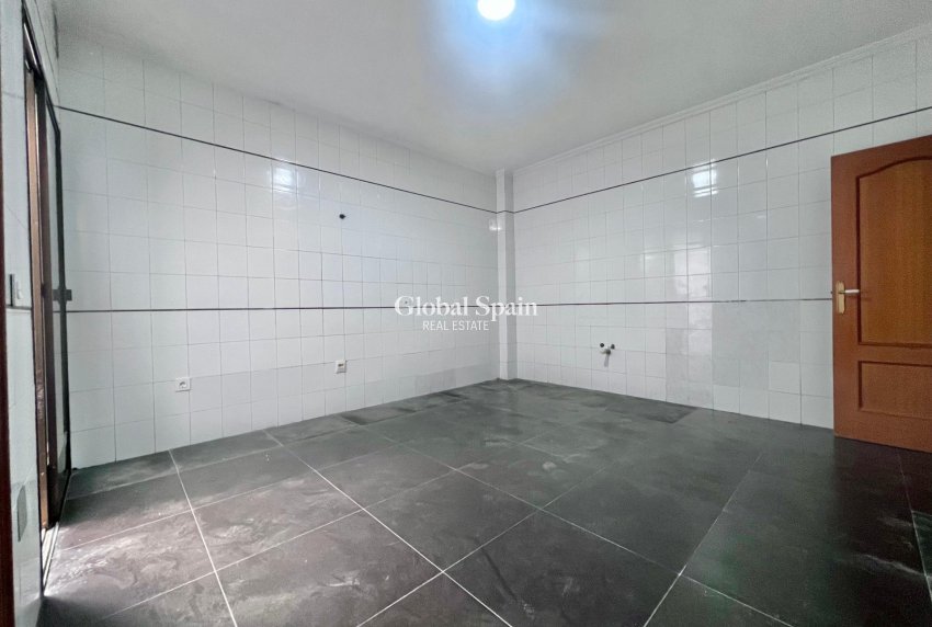 Resale - HOUSE -
PILAR DE LA HORADADA - Zona Pueblo