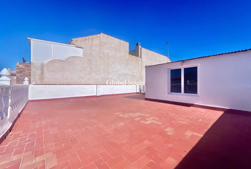 Resale - HOUSE -
PILAR DE LA HORADADA - Zona Pueblo