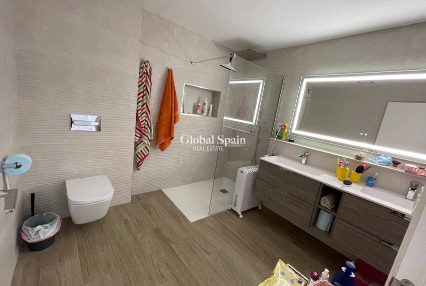 Resale - HOUSE -
PILAR DE LA HORADADA - Zona Pueblo