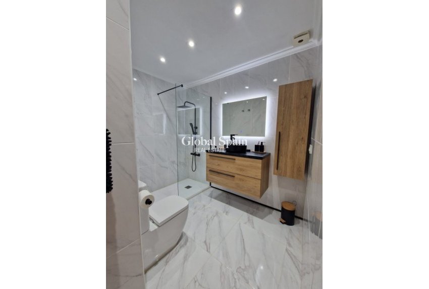 Resale - HOUSE -
PLAYA FLAMENCA - Costa Blanca